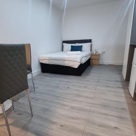 Brand New Collection Of Studios Close To Tube Station لندن المظهر الخارجي الصورة