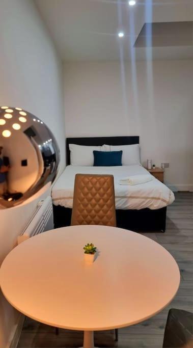 Brand New Collection Of Studios Close To Tube Station لندن المظهر الخارجي الصورة