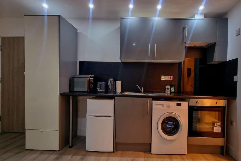 Brand New Collection Of Studios Close To Tube Station لندن المظهر الخارجي الصورة